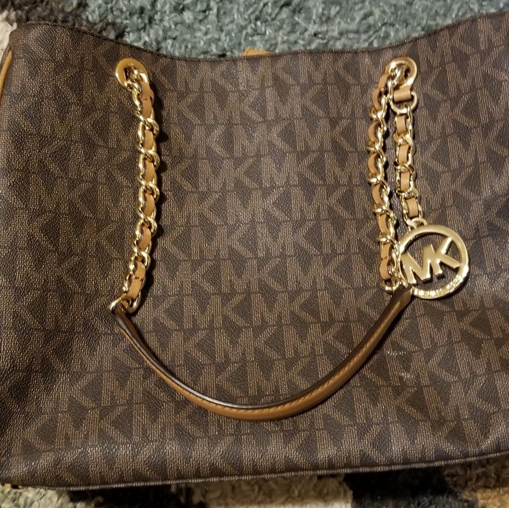 ❤Michael Kors Susannah Signature Tote❤